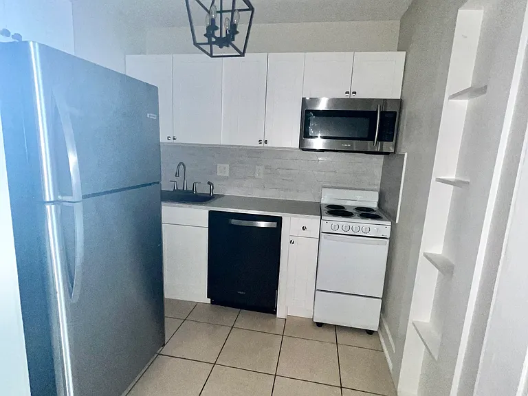 360 13th Ave NE — Photo 5
