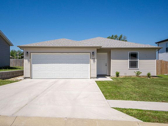 3rd image of 142 Oakwood Estates Court