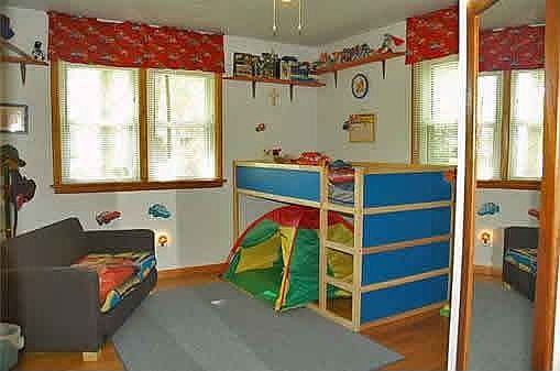 4th image of 228 Woodford Dr
