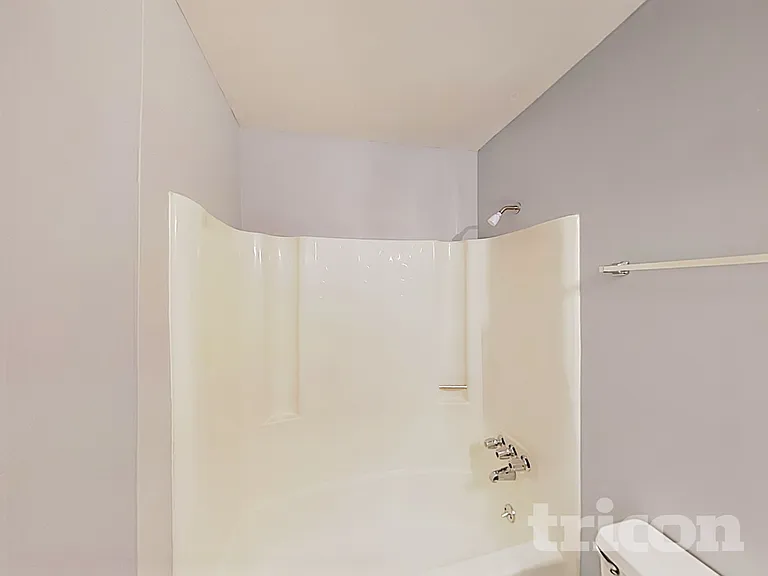 208 Pond Ridge Rd E — Photo 15