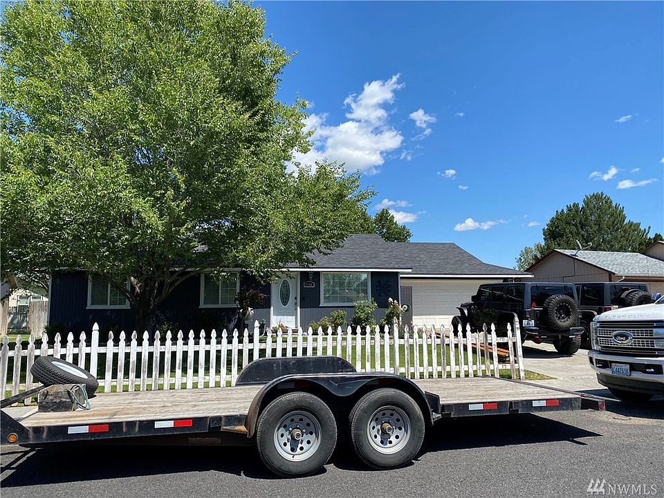 1st image of 1101 E Saint Helens Dr