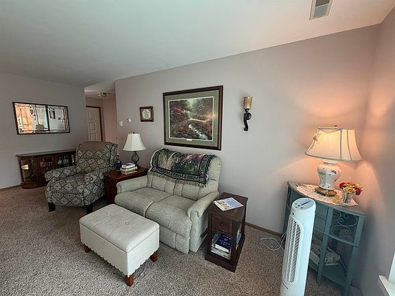 5th image of 3004 S Petunia Ln
