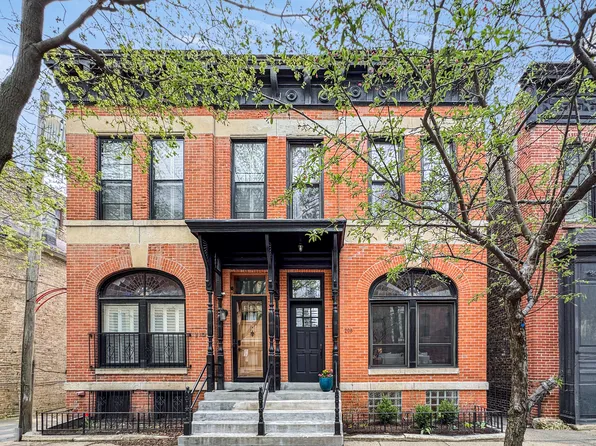 208 W Saint Paul Ave, Chicago, IL 60614