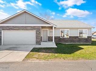 8004 Westbrook Ave, Yakima, WA 98908