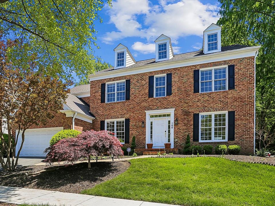 1st image of 100 Windy Knoll Dr