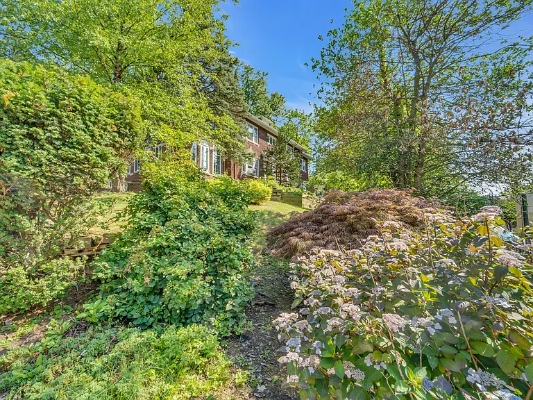 155 Paulin Blvd — Photo 40