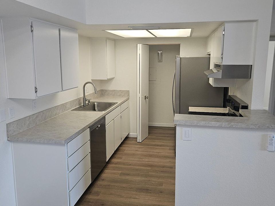 1st image of 4608 W MARYLAND Avenue #211