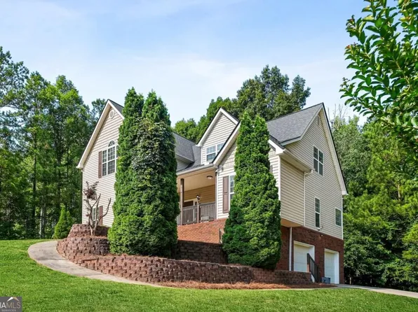 176 Oak Leaf Dr, Carrollton, GA 30116
