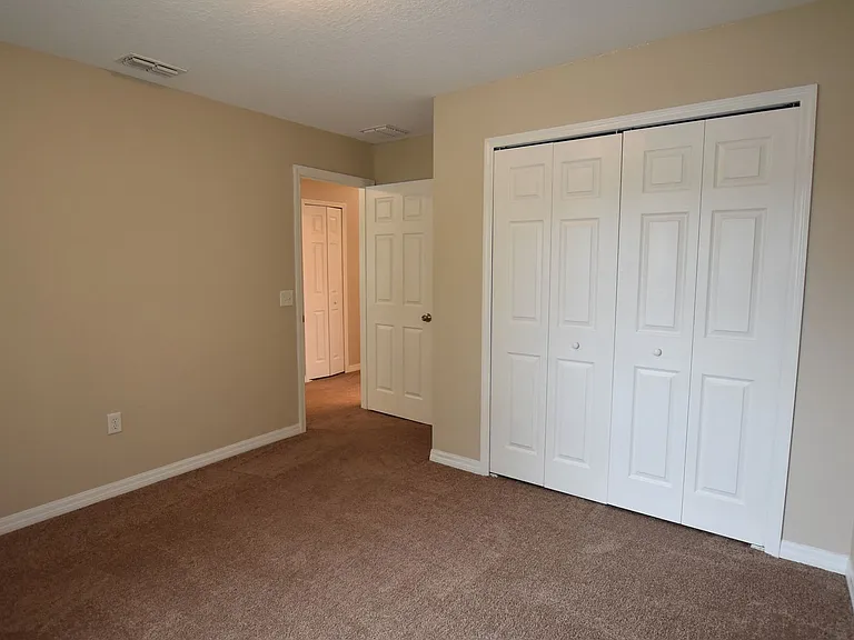 527 Bristol Cir — Photo 24