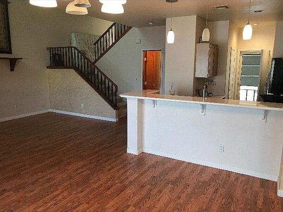 2nd image of 5230 Tropical Peach Dr