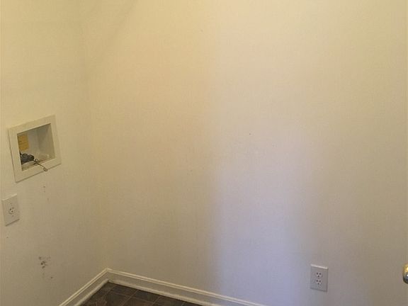 3rd image of 9 Rockledge Ct