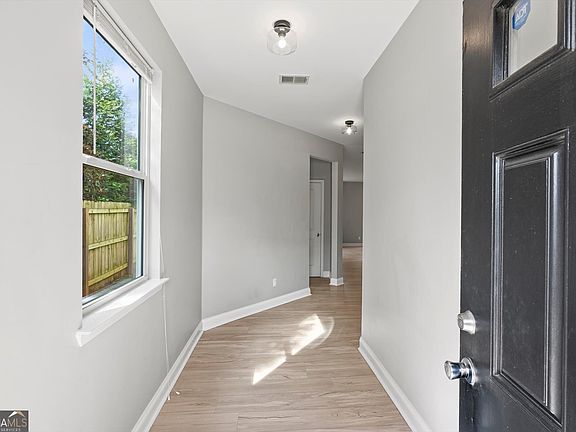 5th image of 4076 Elsdon Dr