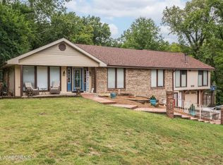 1806 Woodclift Dr, Jefferson City, MO 65109