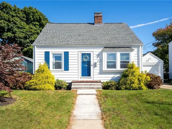 66 Community Dr, Cranston, RI 02905