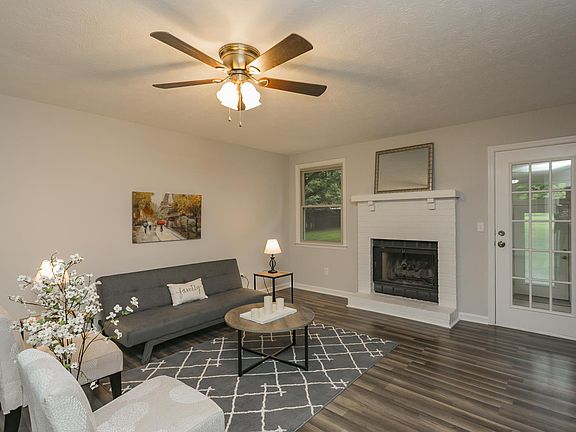 3rd image of 202 Ashmont Ln
