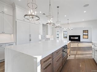 30 Main Parkway, Plainview, NY 11803