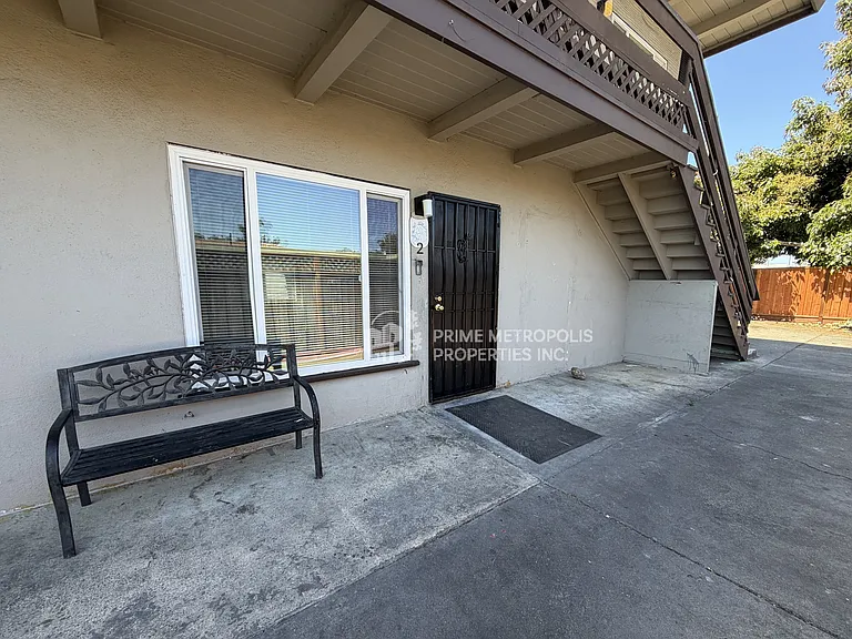 27 Topeka Ave #2 — Photo 3
