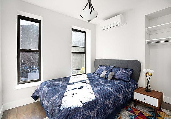 4th image of 346 E 105th St #7A