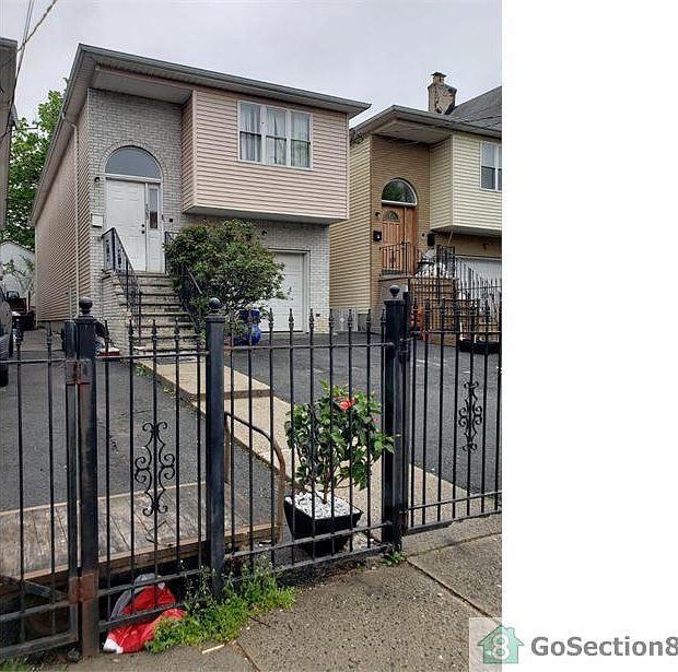 1st image of 125 N 11th St #1