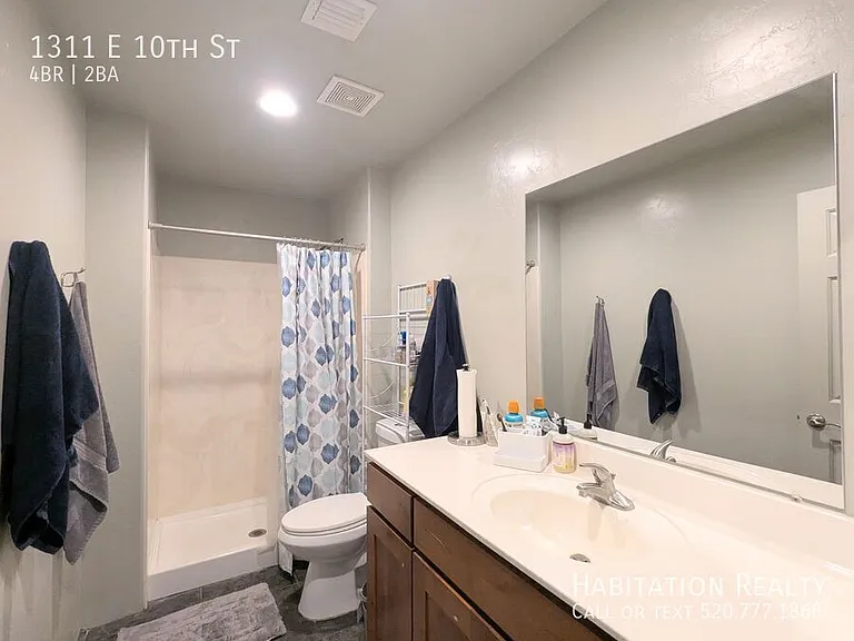 1311 E 10th St — Photo 14