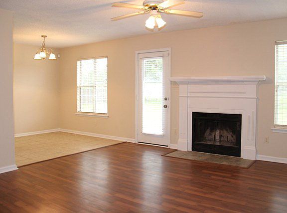 4th image of 202 Saint Clair Dr