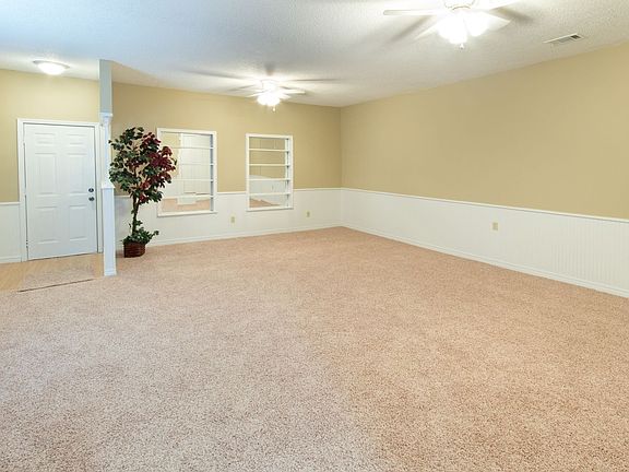 2nd image of 8 Royale Cir