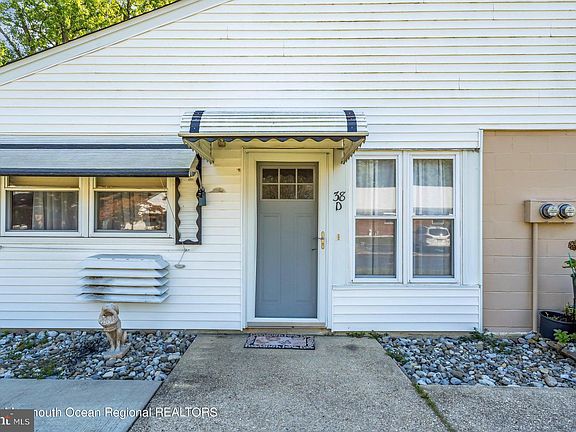 2nd image of 38 Crestwood Ct #D