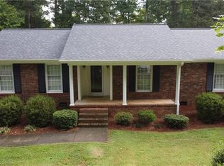 710 N 9th St, Mebane, NC 27302