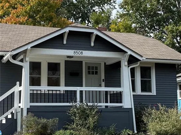 8508 Robinson St, Overland Park, KS 66212