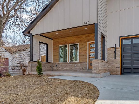 5th image of 816 NE 30th St