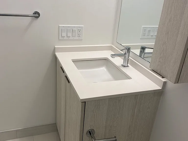 86 Dundas St E #406 — Photo 11