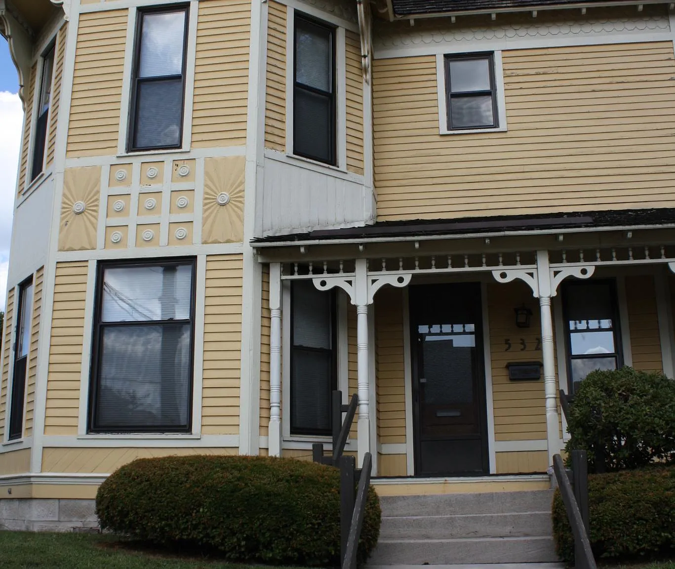 6 bed, 3464 sqft, $9,000 — Photo 1