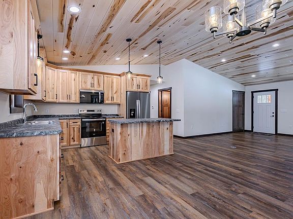 4th image of W3296 Grundy Rd