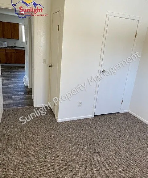 406 S 1st Ave — Photo 8
