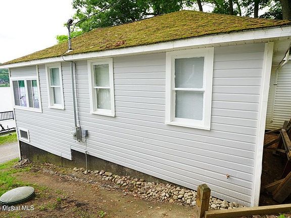 4th image of 2255 Oaks Road