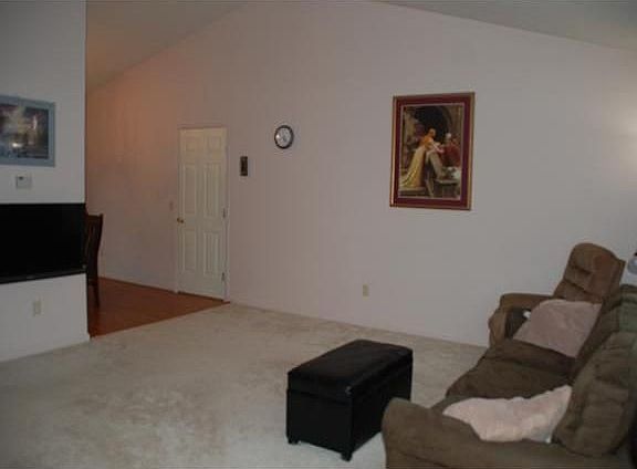 3rd image of 3235 Woodfield Dr