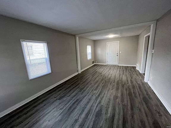 3rd image of 1515 College St