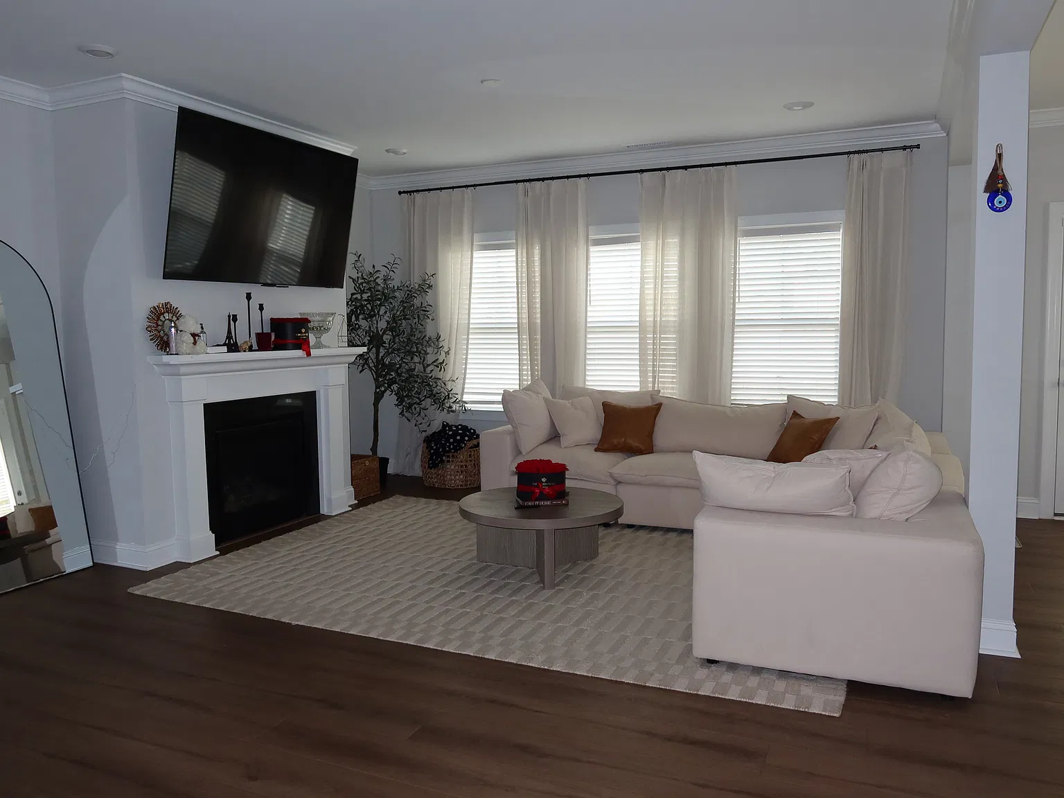 5 bed, 3006 sqft, $3,250 — Photo 4