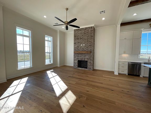 3rd image of 110 Hedgemoore Ct