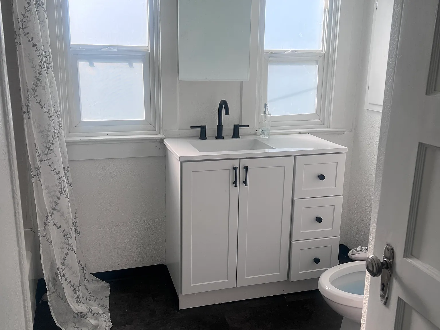 2 bed, $1,400 — Photo 1