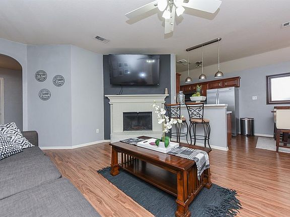 3rd image of 2827 Seastrand Ln