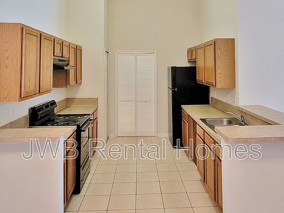 3rd image of 5100 Playpen Dr #314