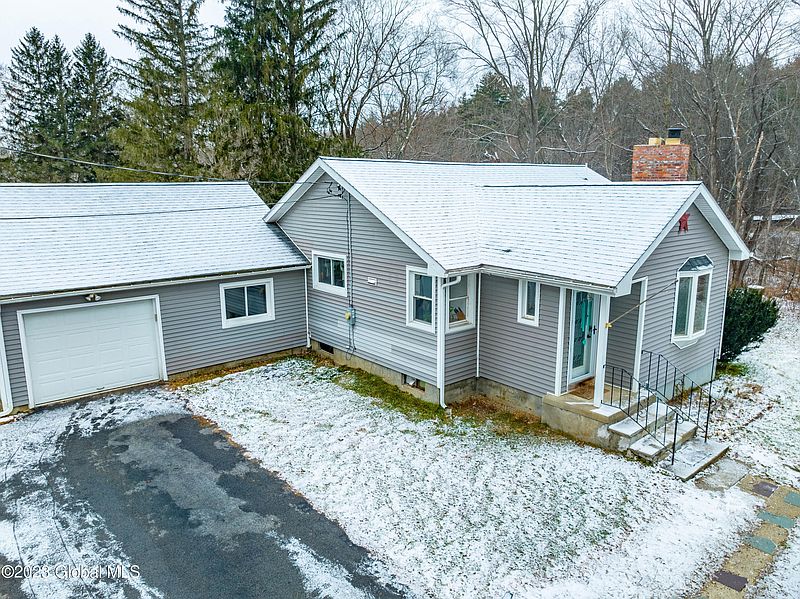 4th image of 21 Mourningkill Drive