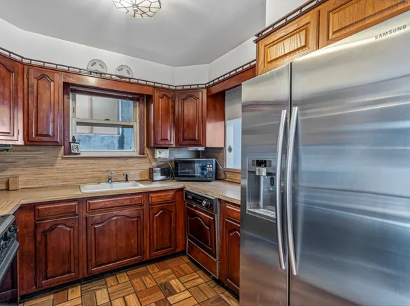 83-18 Parsons Boulevard image 8 of 18