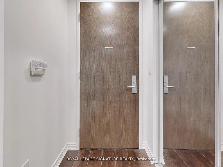 386 Yonge St #4508 — Photo 27