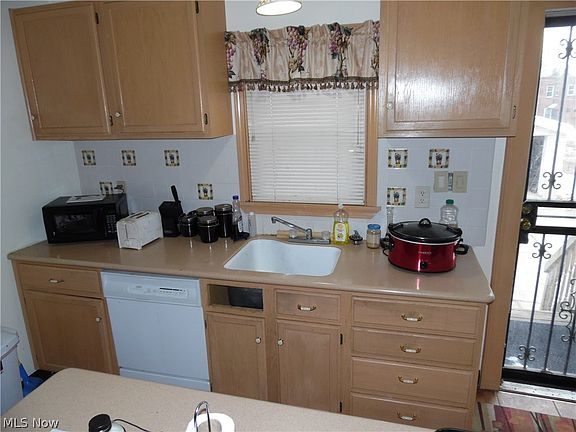 5th image of 1250 E 125th St