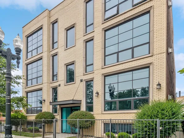 2548 W Irving Park Rd APT 2E, Chicago, IL 60618