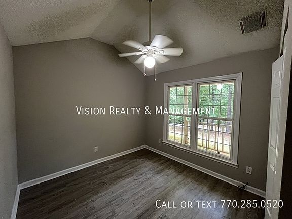3rd image of 32 Doris Mill Rd