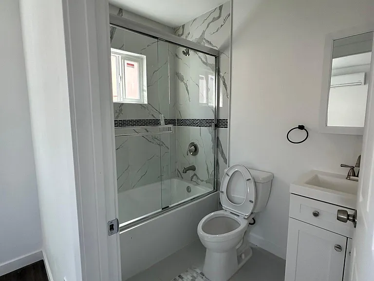 1666 W 36th St #1 — Photo 21