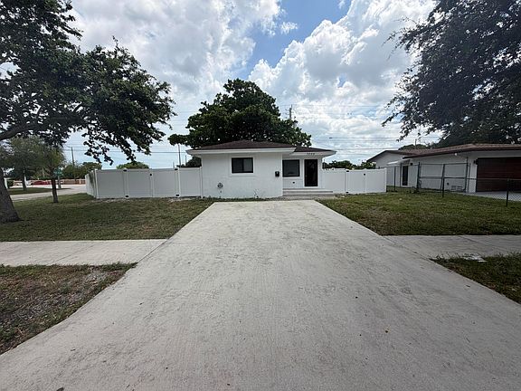 3rd image of 7000 TYLER Street